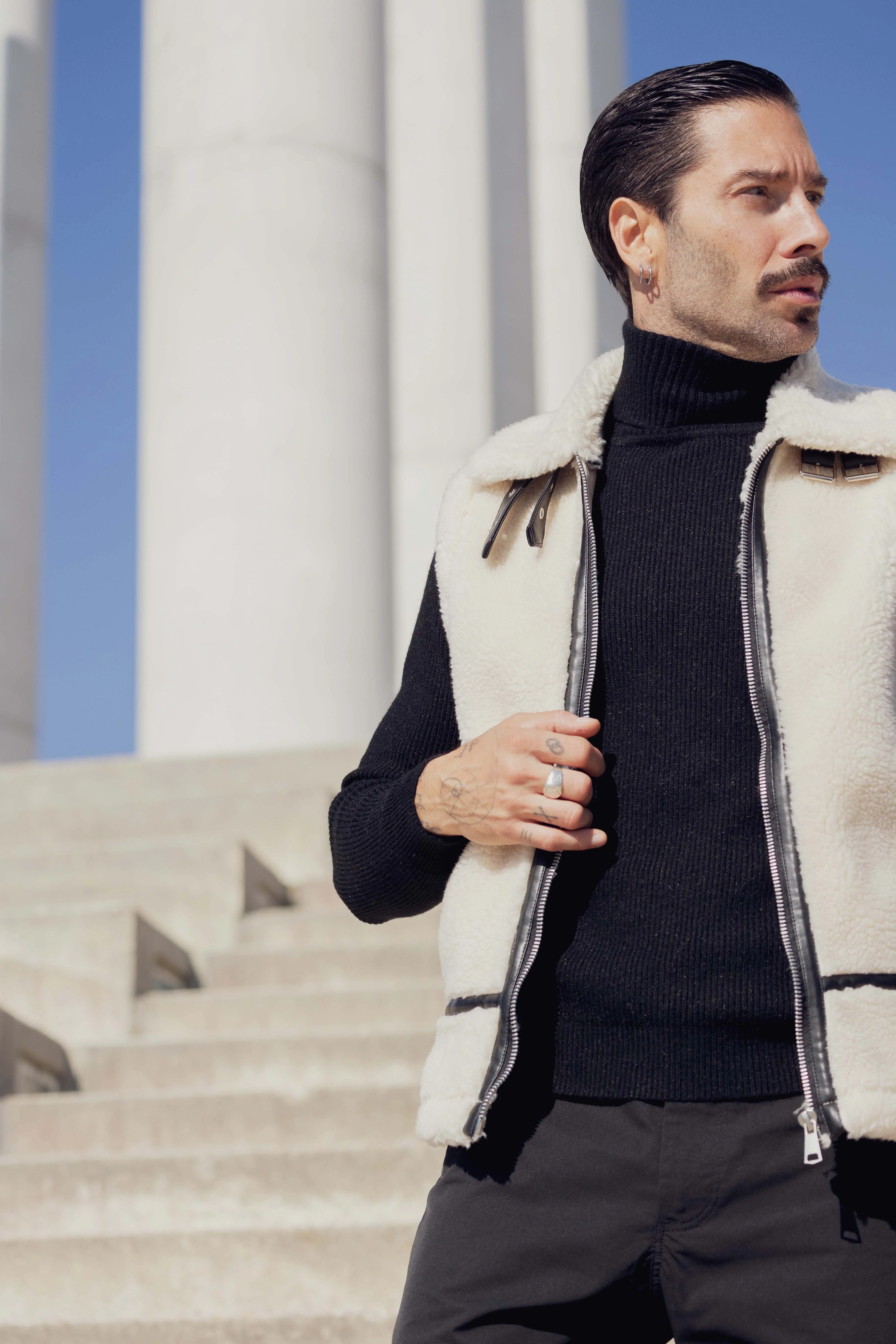 Blouson sans manches en moumoute - Image 2