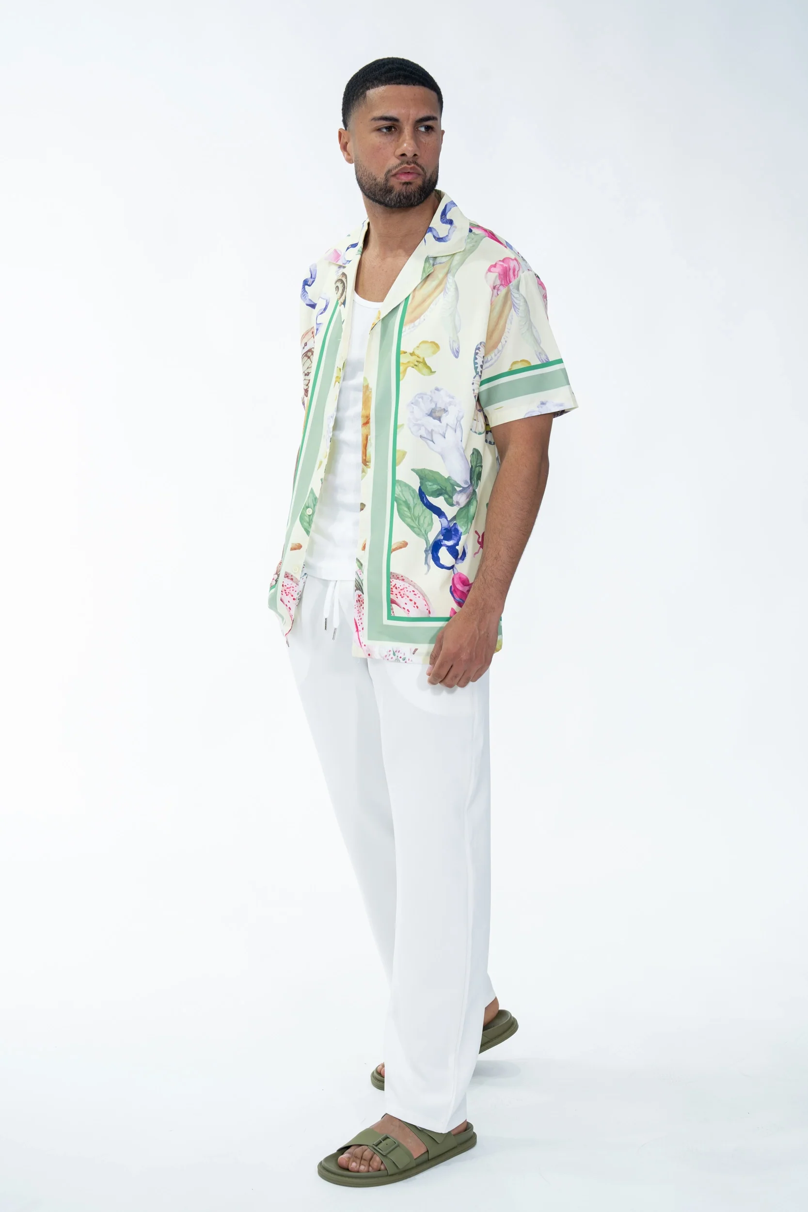 Chemise à motifs florals et faune - Image 11