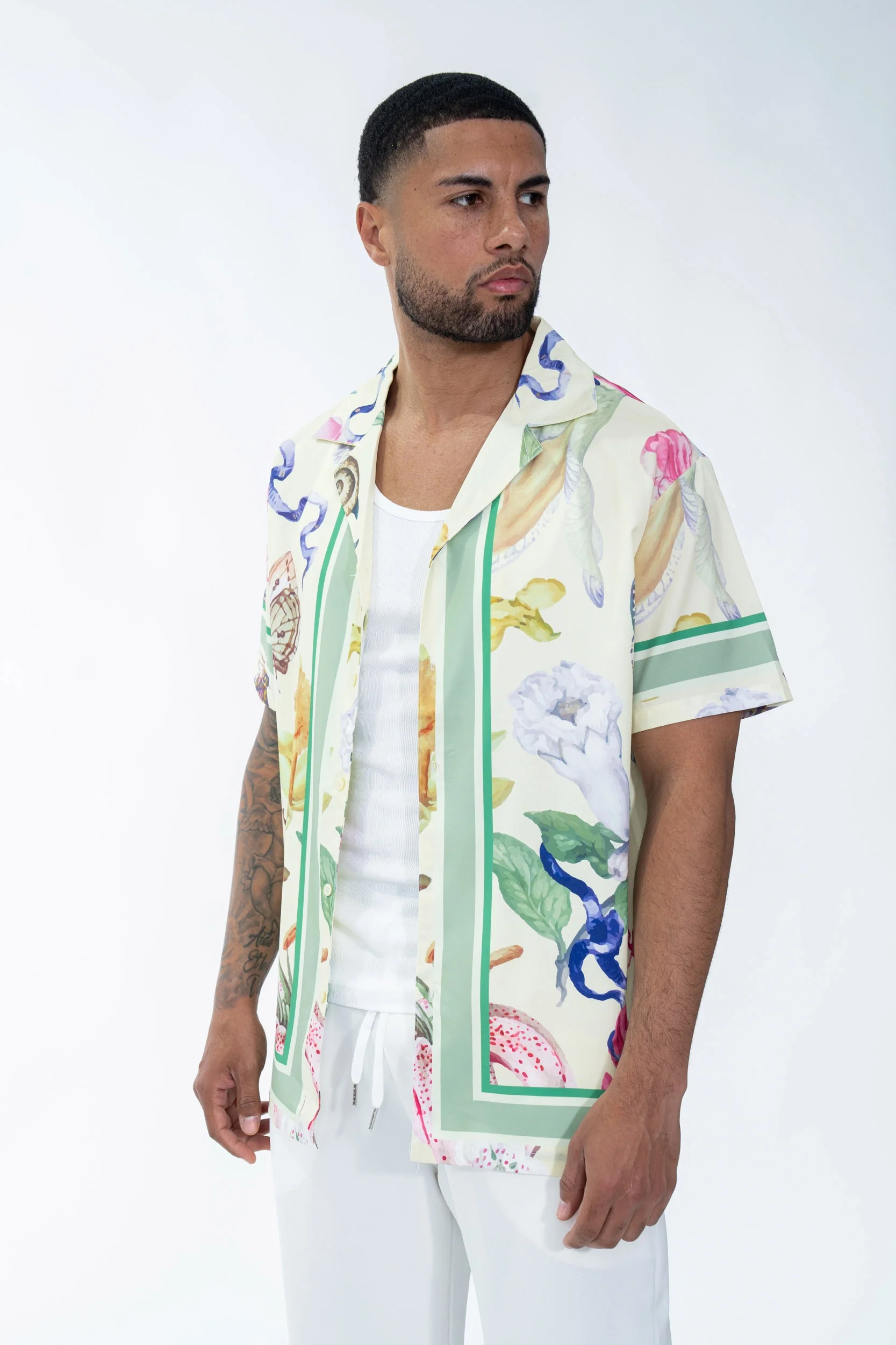 Chemise à motifs florals et faune - Image 6