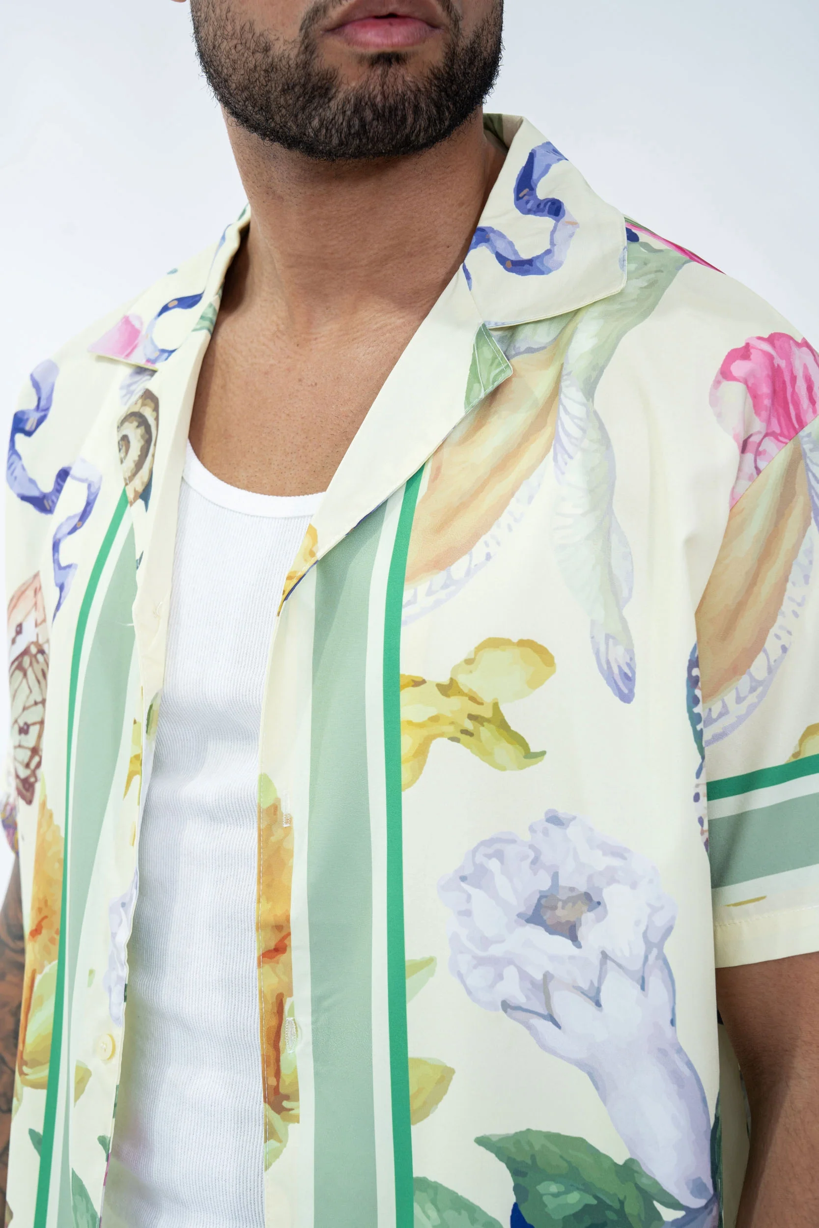Chemise à motifs florals et faune - Image 7