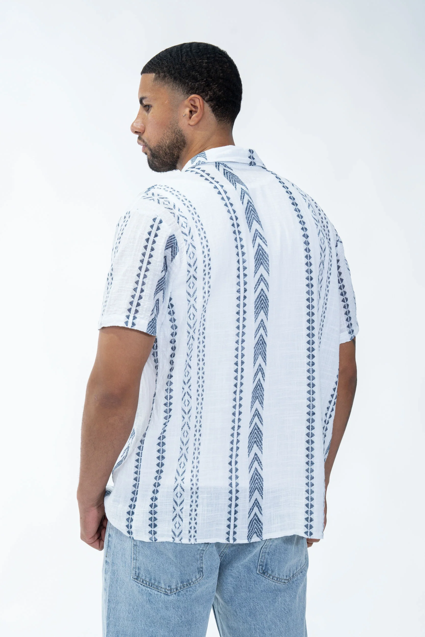 Chemise boutonnée à motifs - Image 3