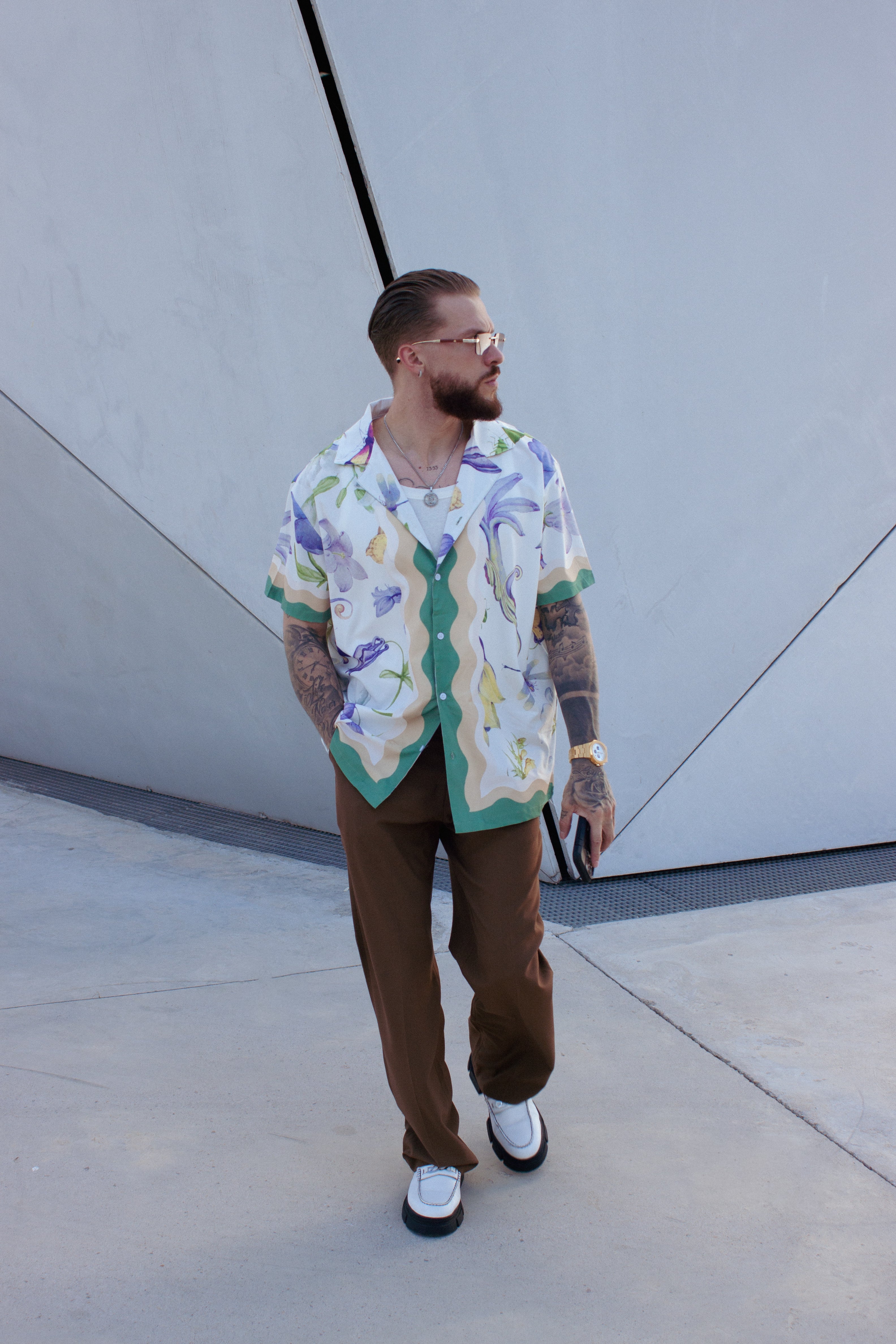 Chemise chic avec des motifs botaniques - Image 10