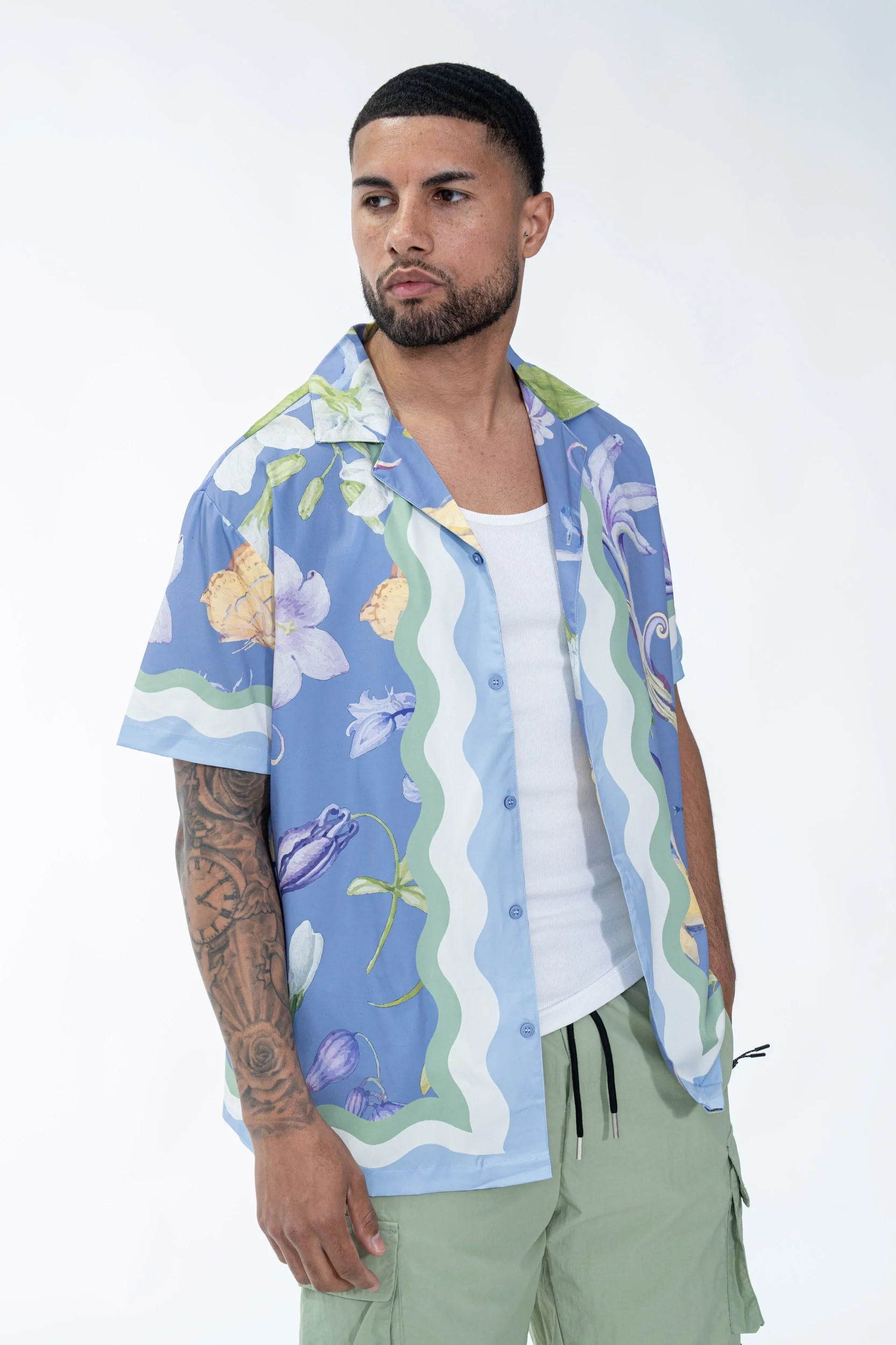 Chemise chic avec des motifs botaniques - Image 3
