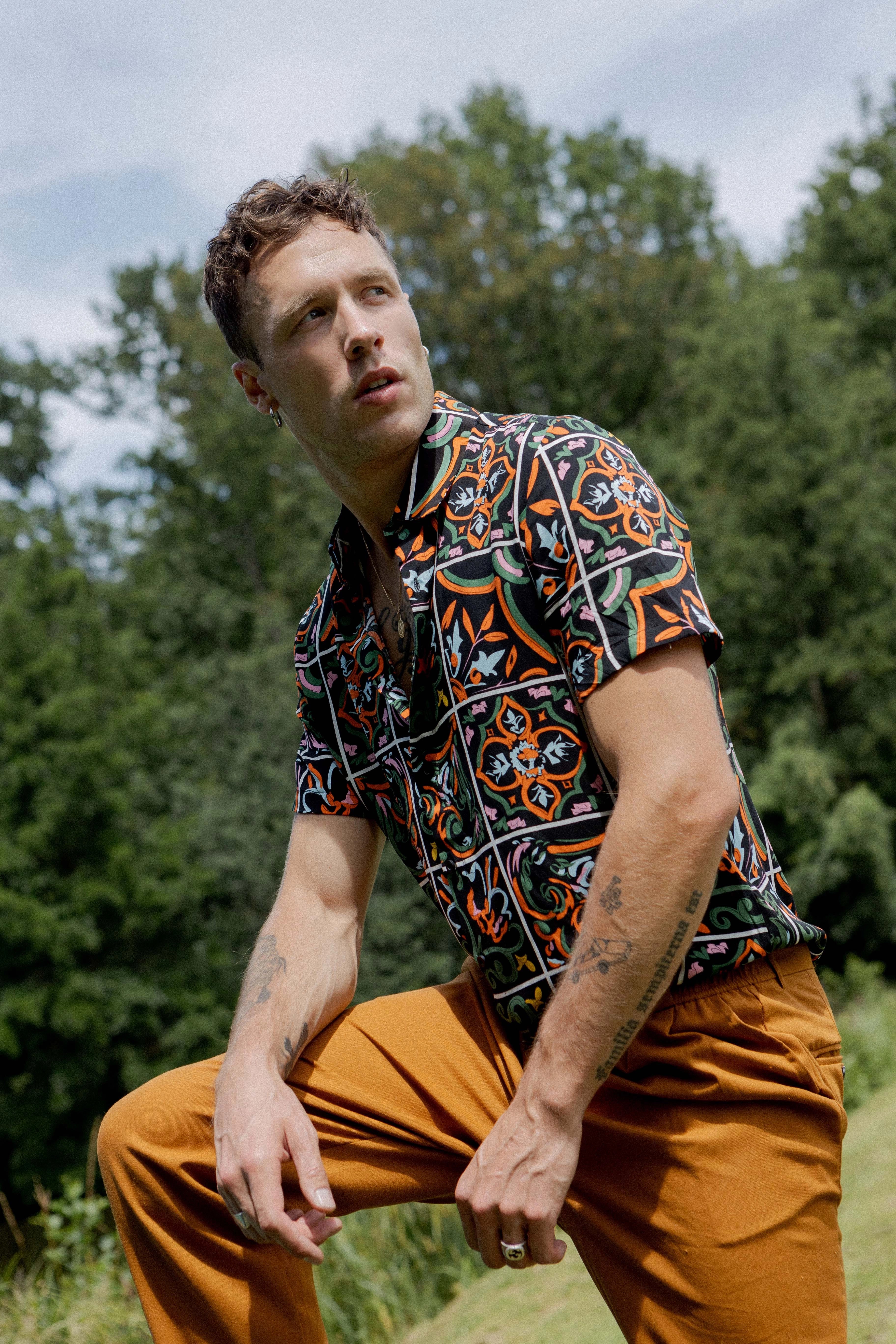 Chemise décontractée fleurie - Image 4