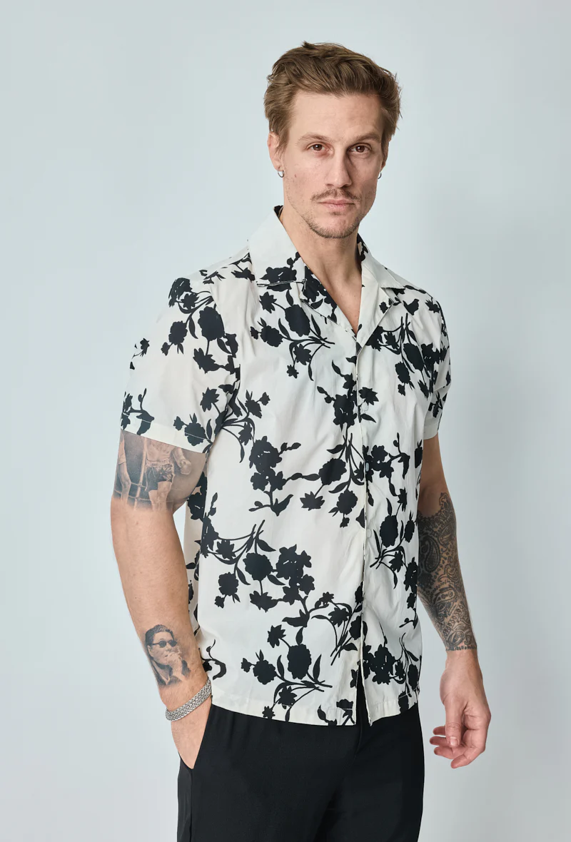 Chemise manches courtes à motifs fleuris