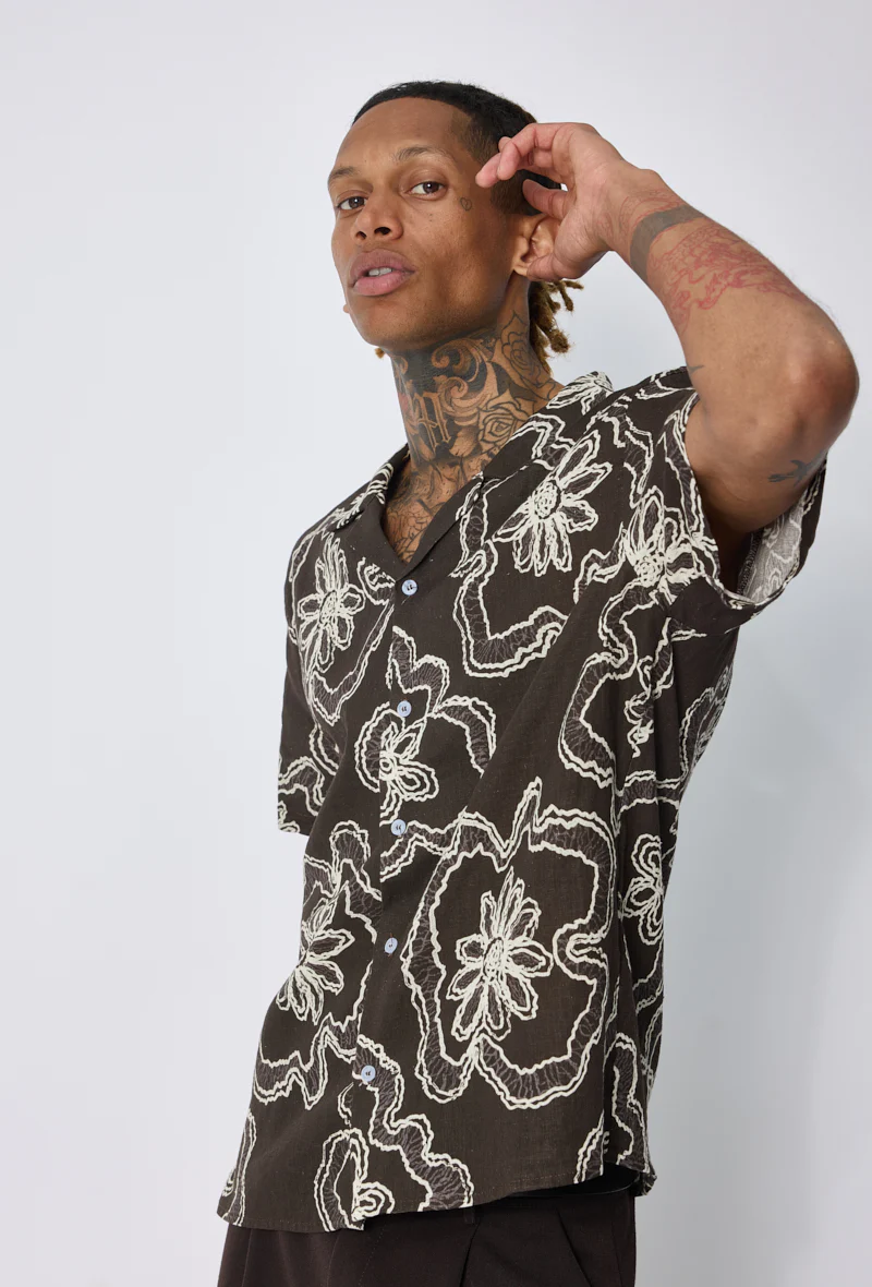 Chemise fleurie col camp - Image 5
