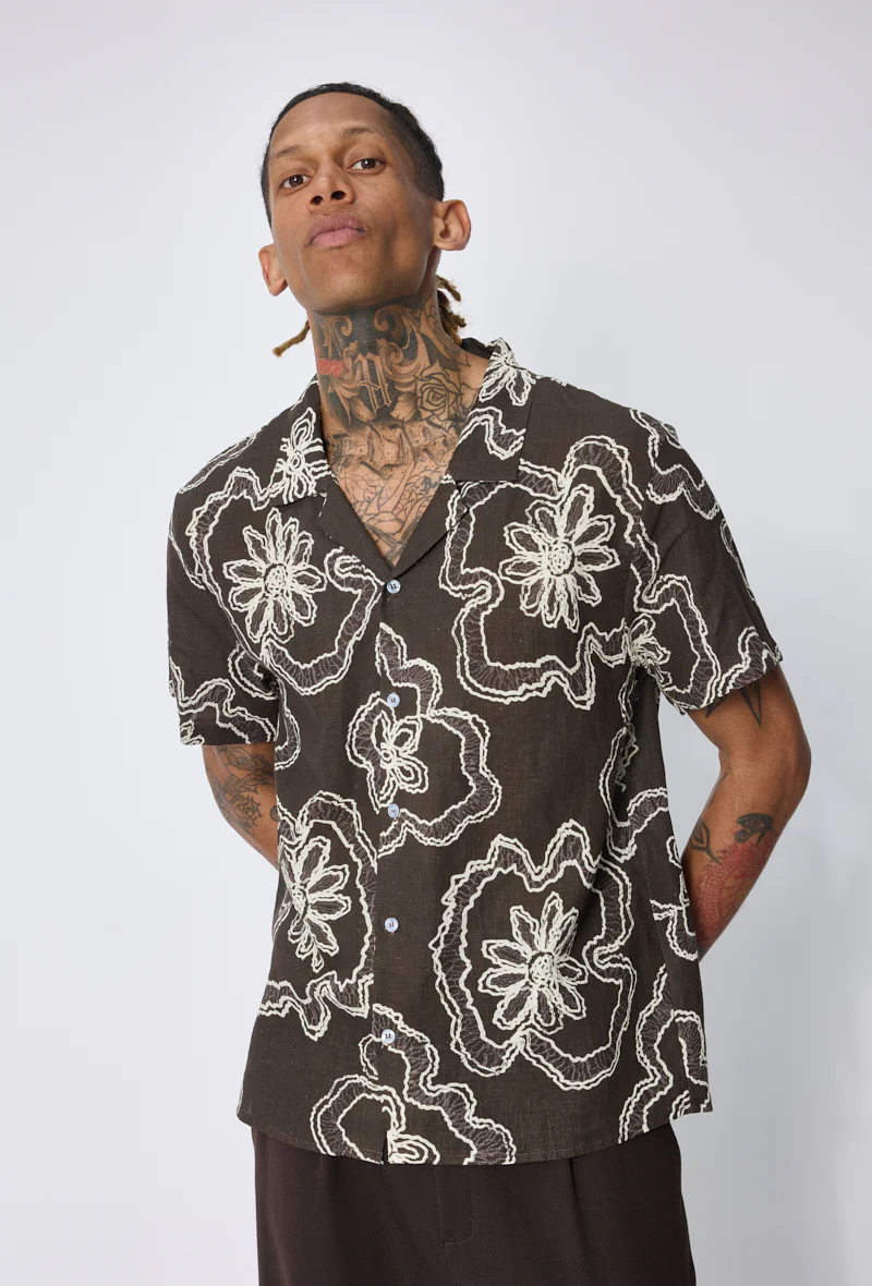Chemise fleurie col camp - Image 6