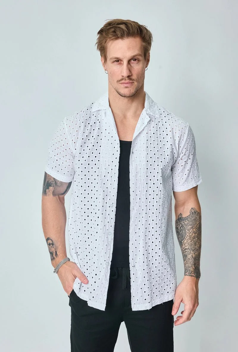 Chemise unie trouée manches courtes
