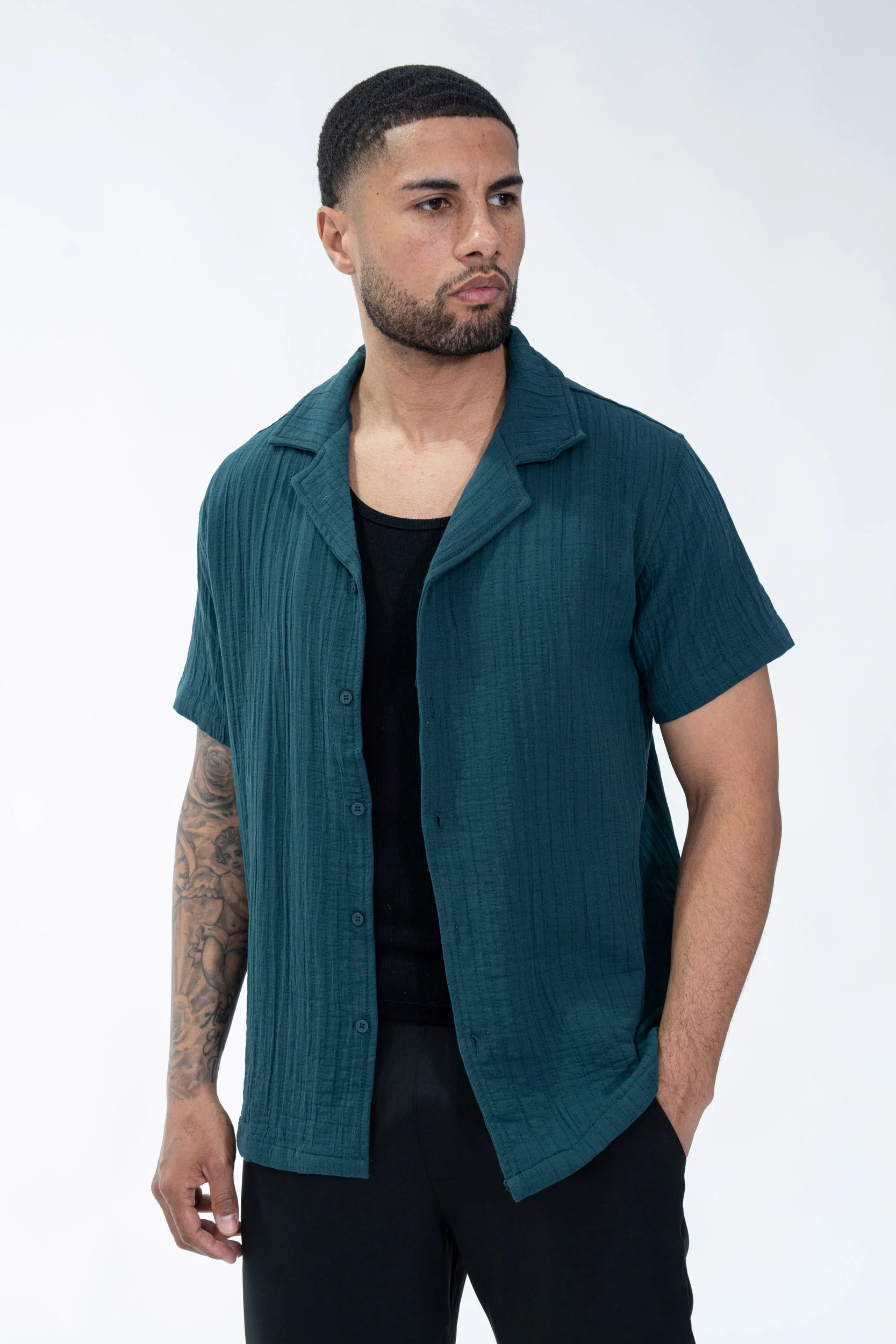 Chemise unie manches courtes