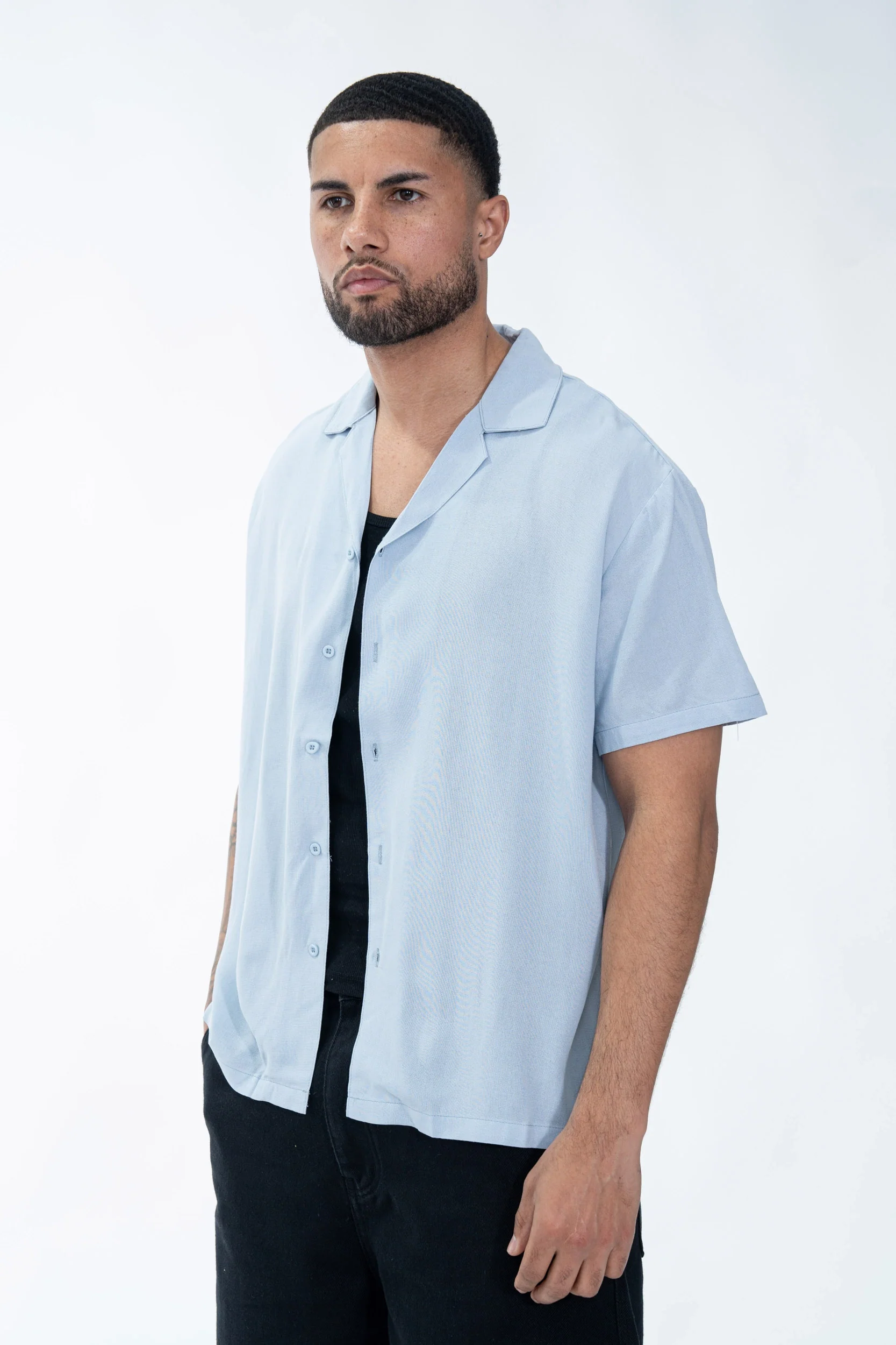 Chemise unie manches courtes - Image 2