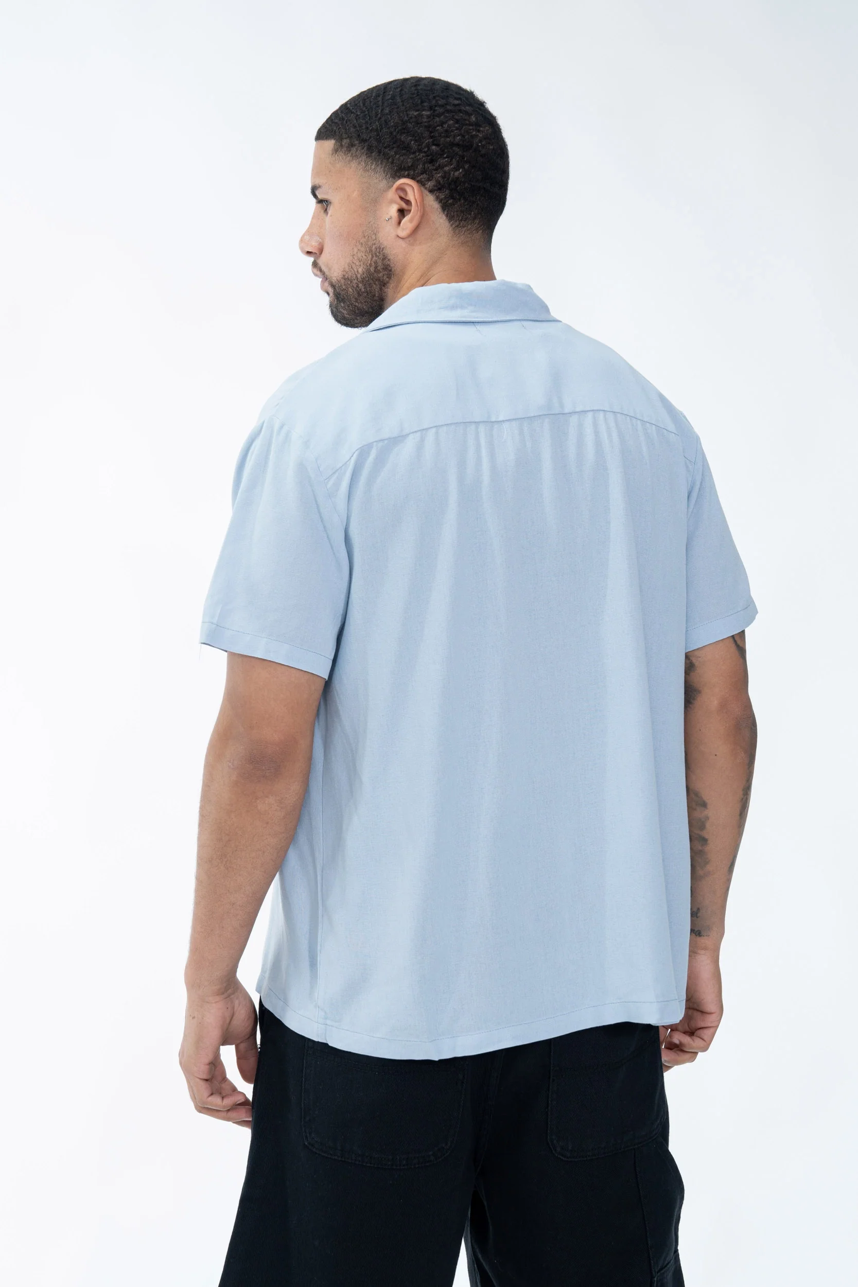 Chemise unie manches courtes - Image 4