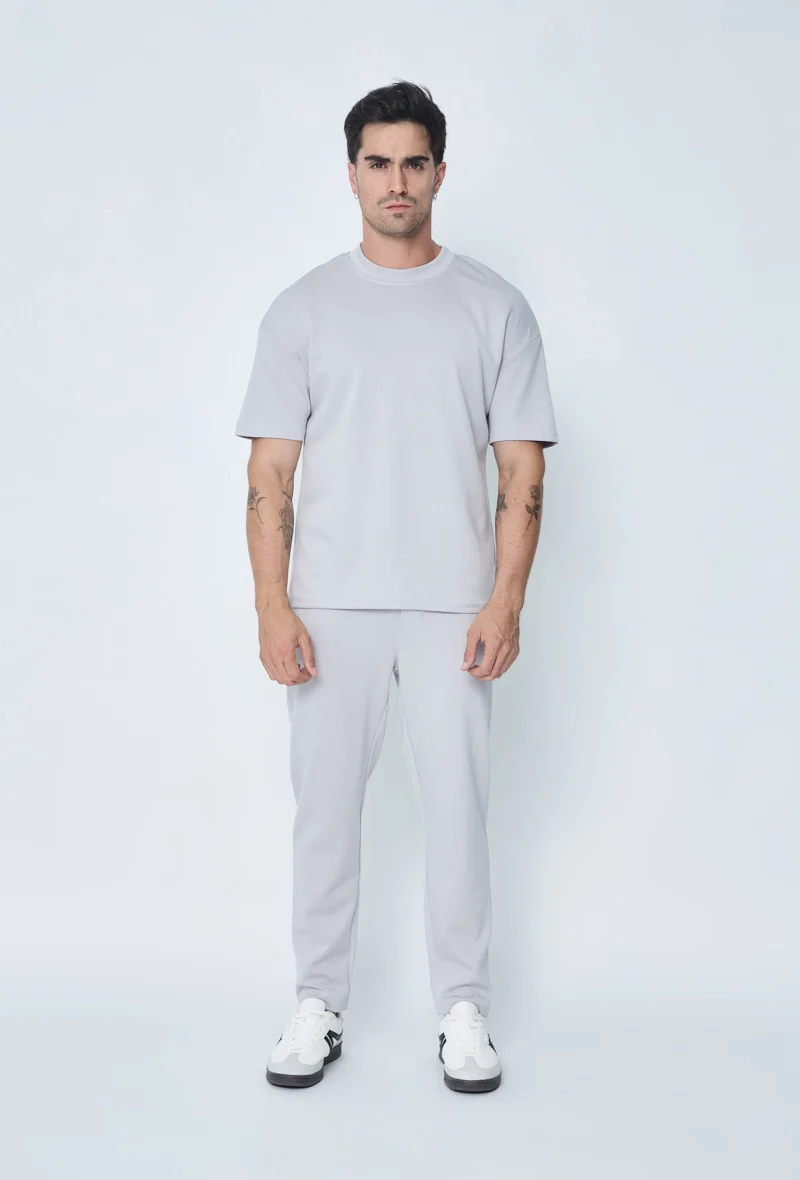 Ensemble uni t-shirt et pantalon