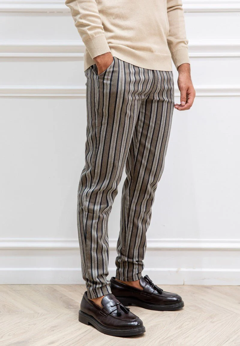 Pantalon chino à rayures - Image 10