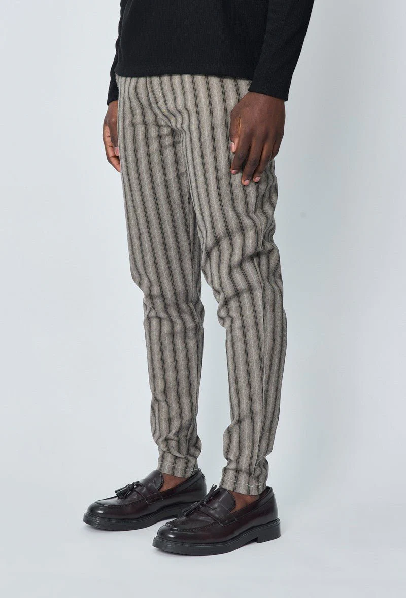 Pantalon chino à rayures - Image 17