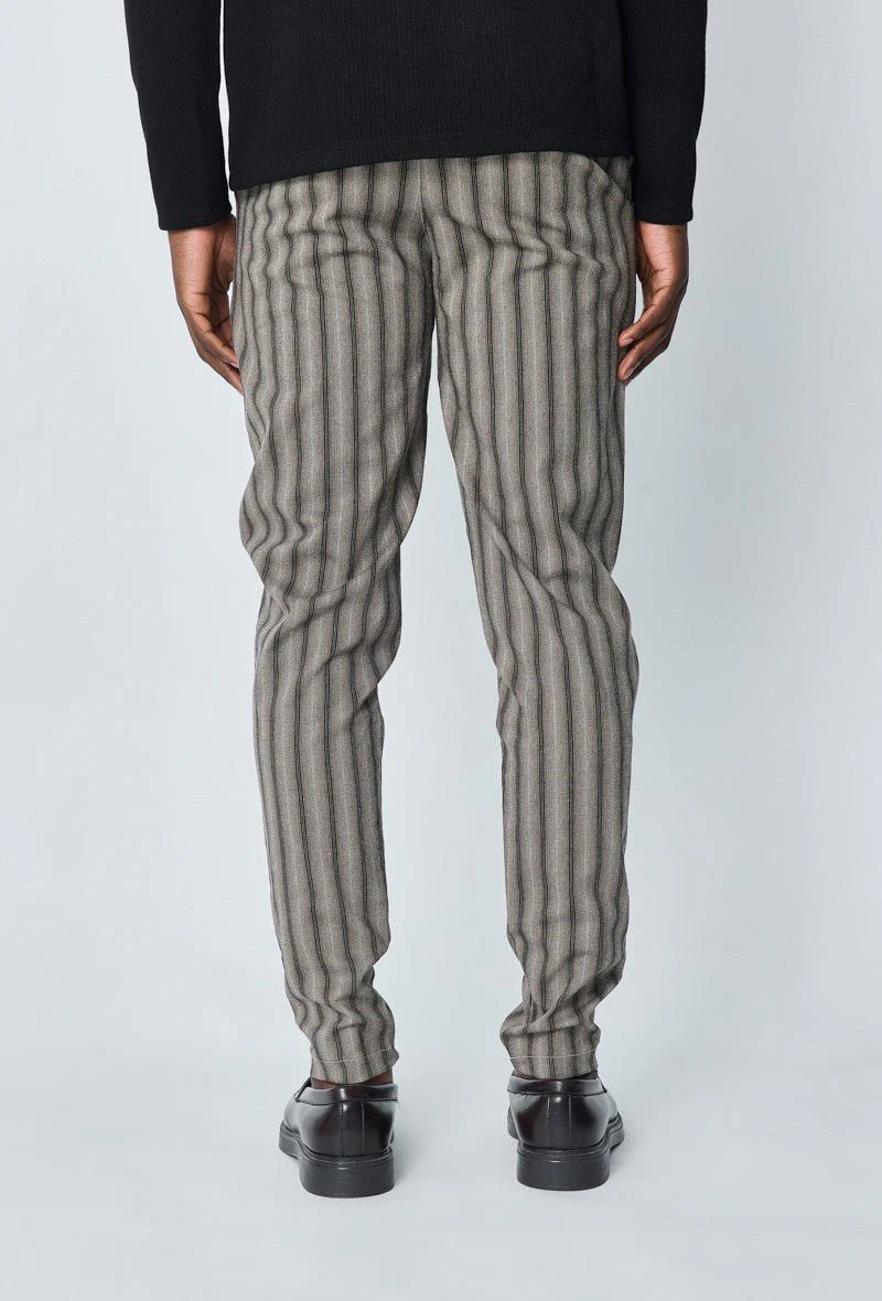Pantalon chino à rayures - Image 18