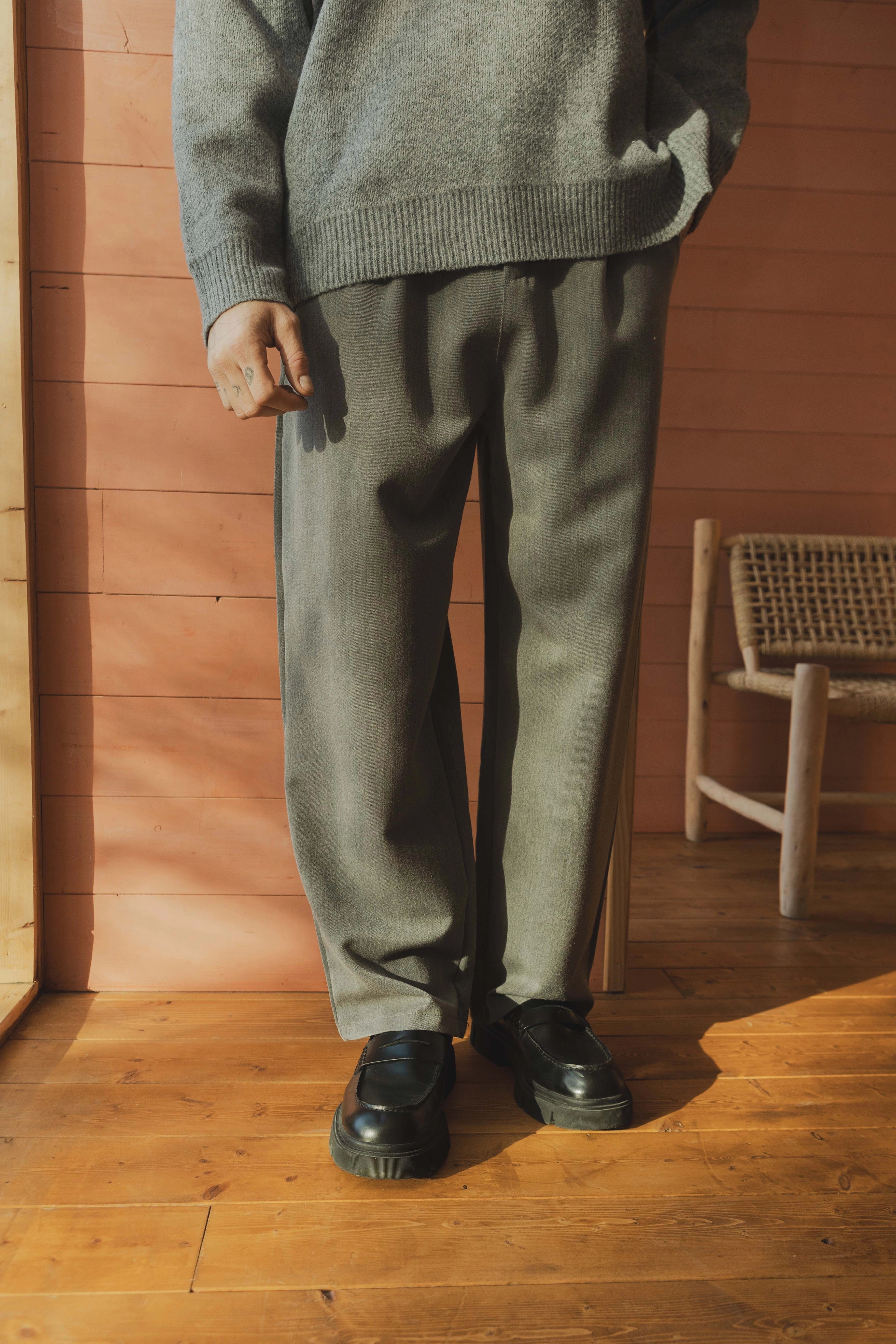 Pantalon à plis élégant