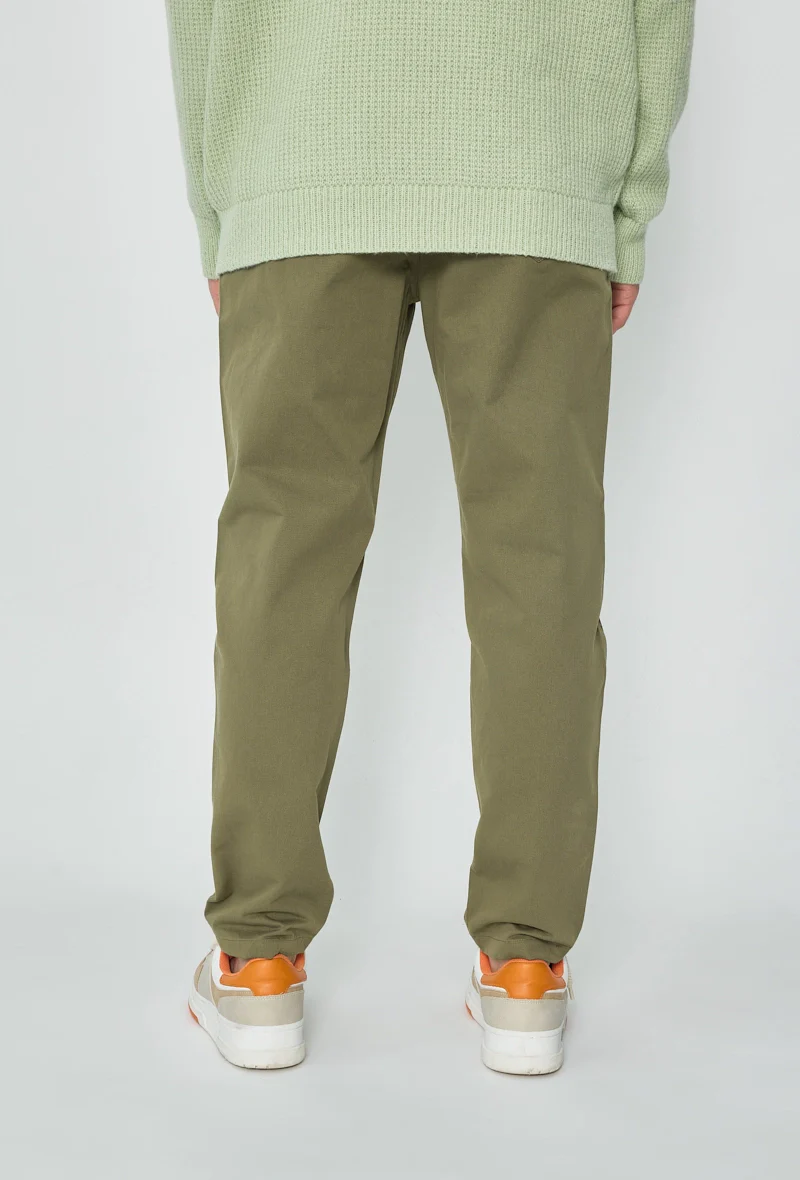 Pantalon droit uni avec patch géométrique - Image 8