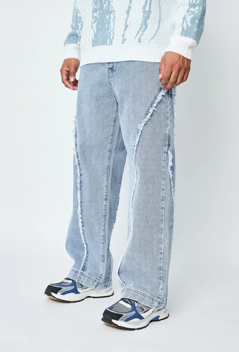 Pantalon en jean coupe large avec froufrou - Image 2