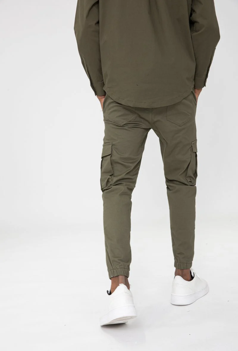 Pantalon jogging cargo - Image 16