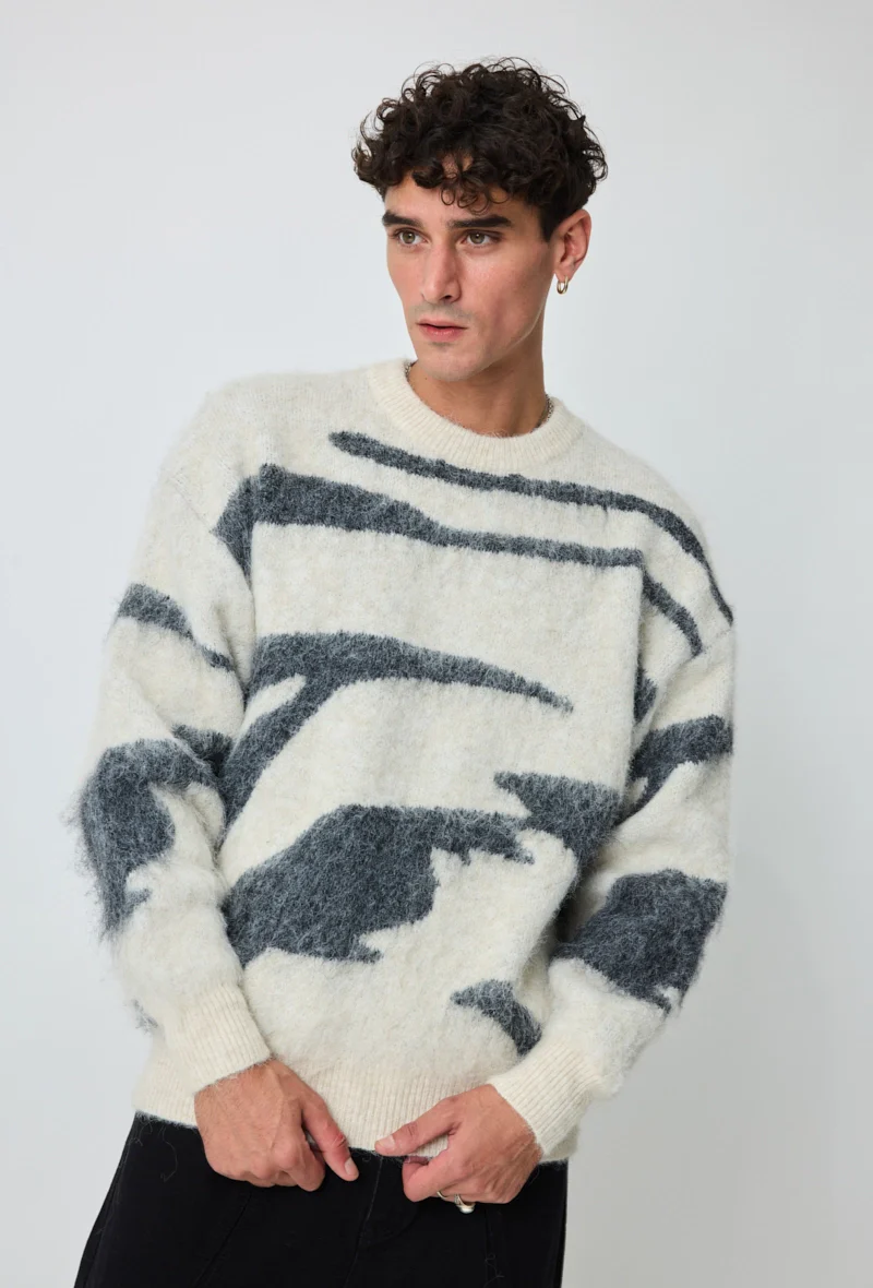 Pull sans capuche avec rayures verticales de couleur noir - Image 8