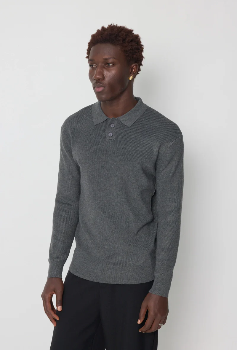 Pull en maille col à revers avec deux boutons - Image 18