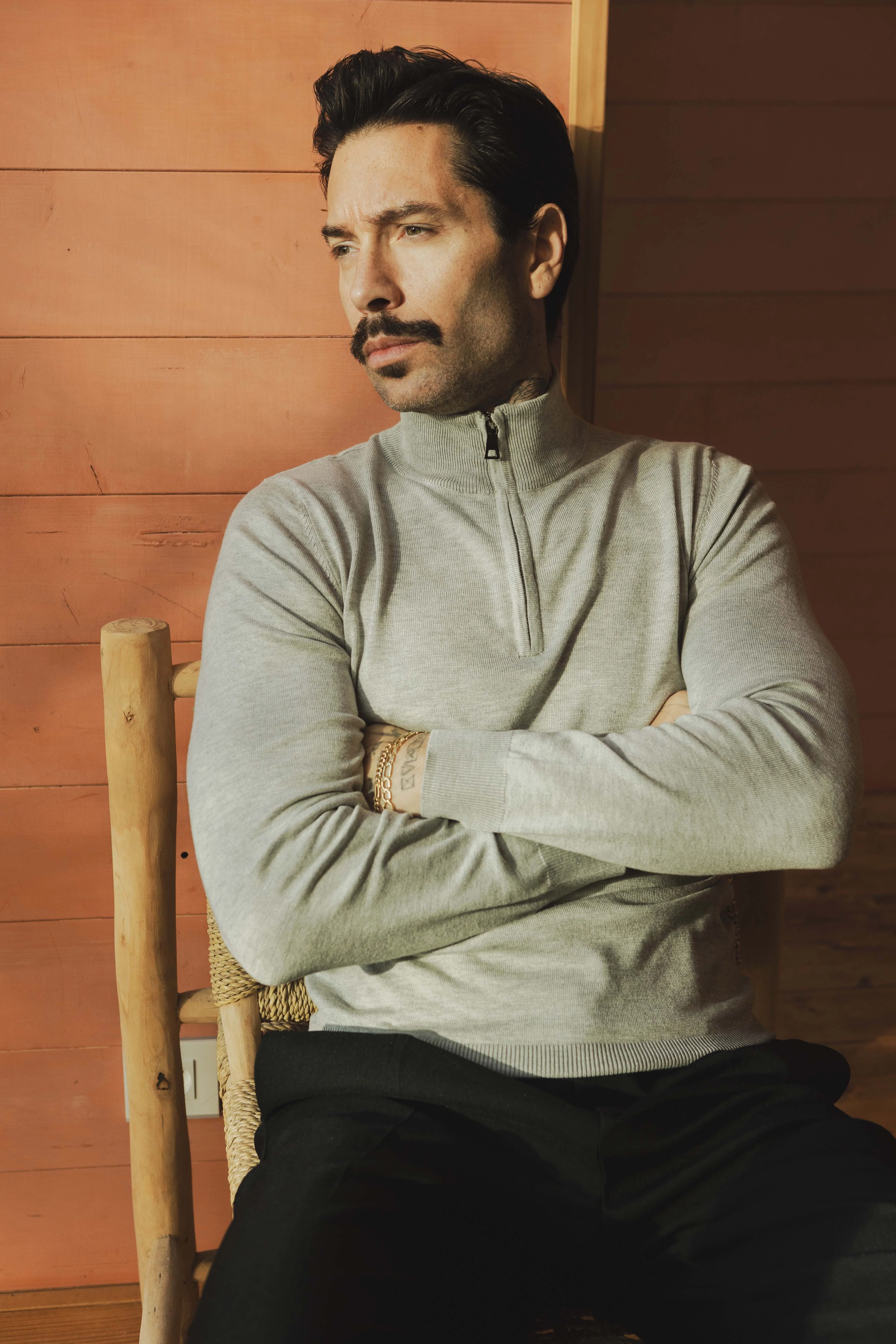Pull zippé col montant slim