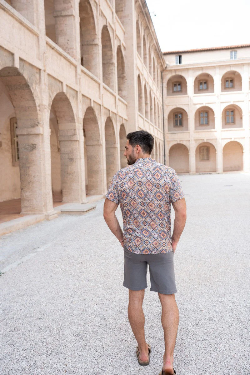 Short chino uni léger stretch et très confortable - Image 27