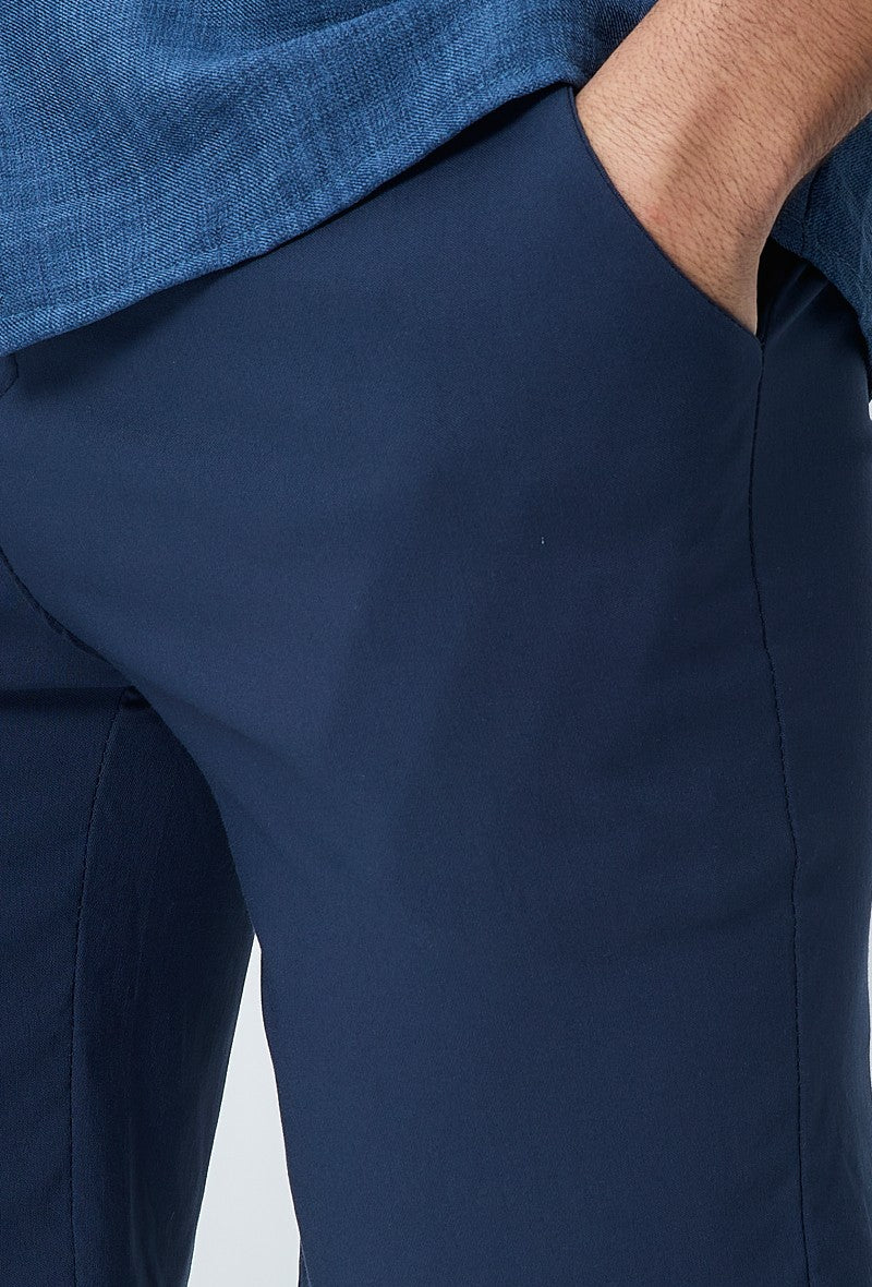 Short chino uni léger stretch et très confortable - Image 9