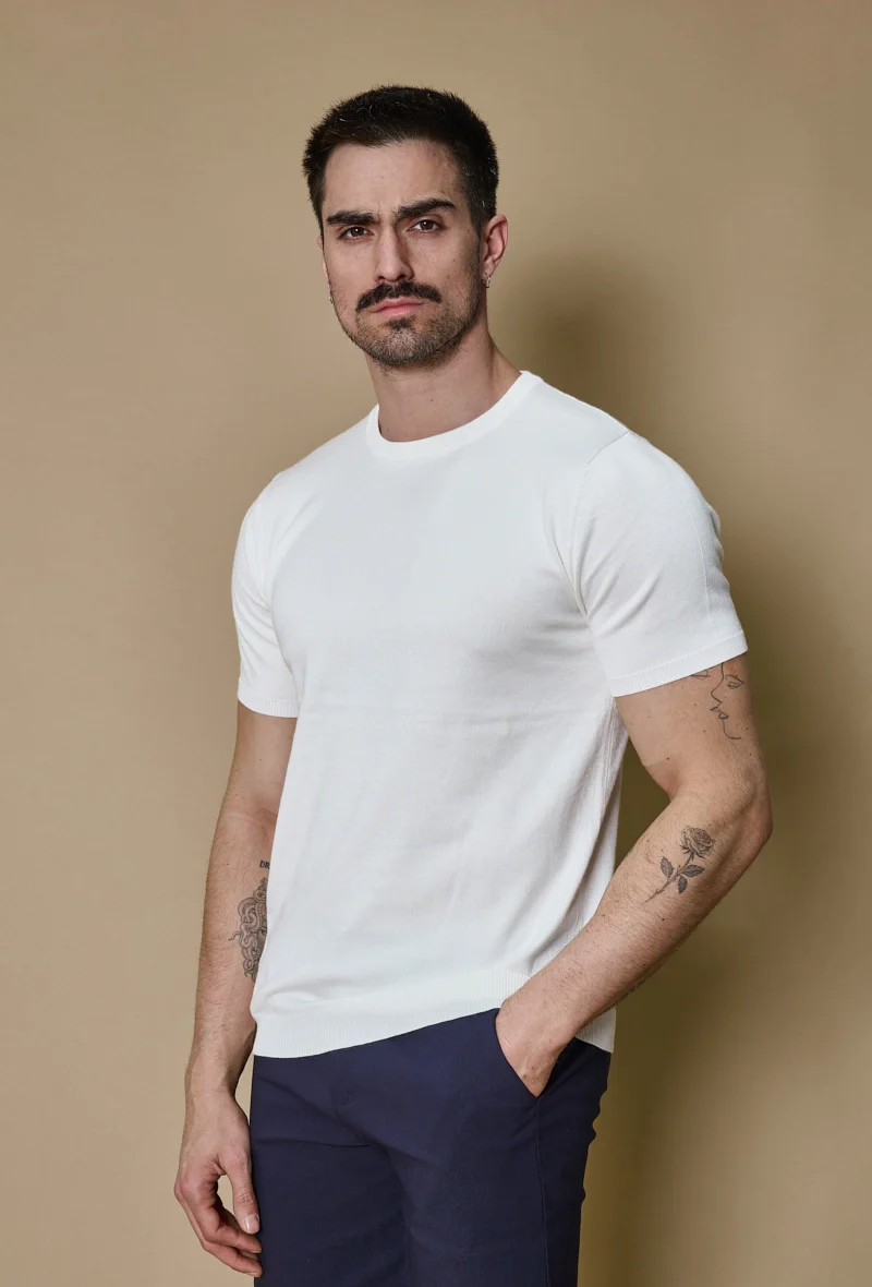 T-shirt manches courtes uni en maille - Image 17