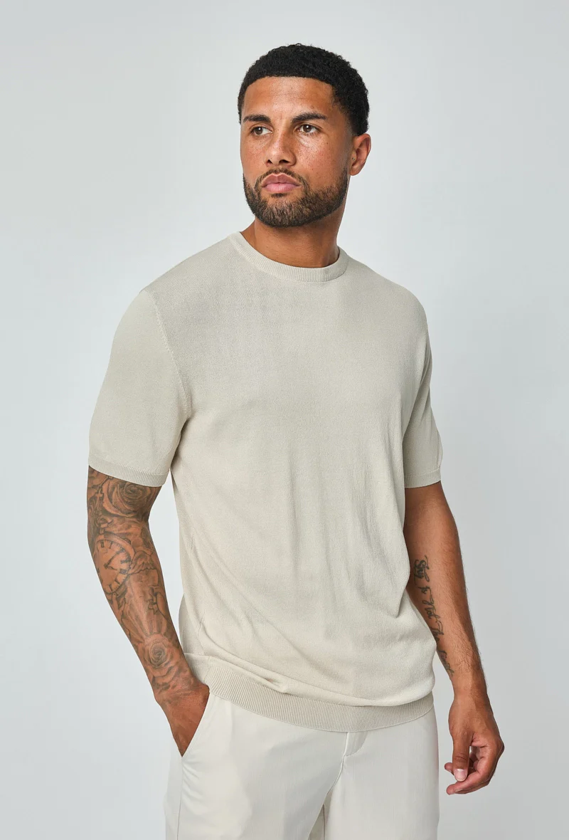 T-shirt fin manches courtes uni en maille - Image 20