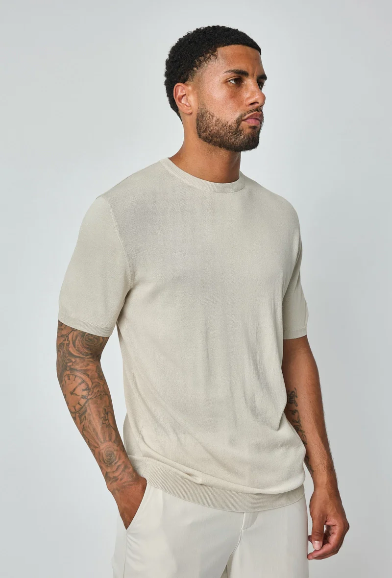 T-shirt fin manches courtes uni en maille - Image 21