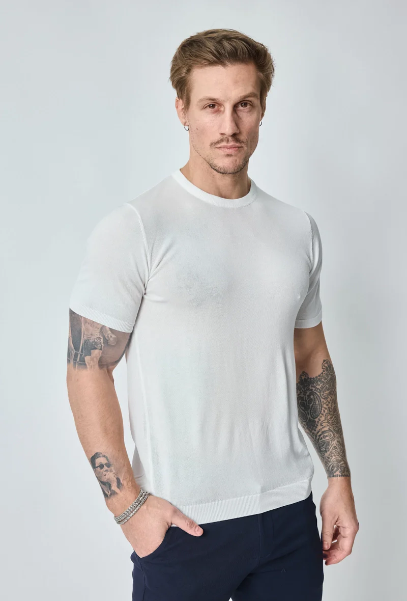 T-shirt fin manches courtes uni en maille - Image 9