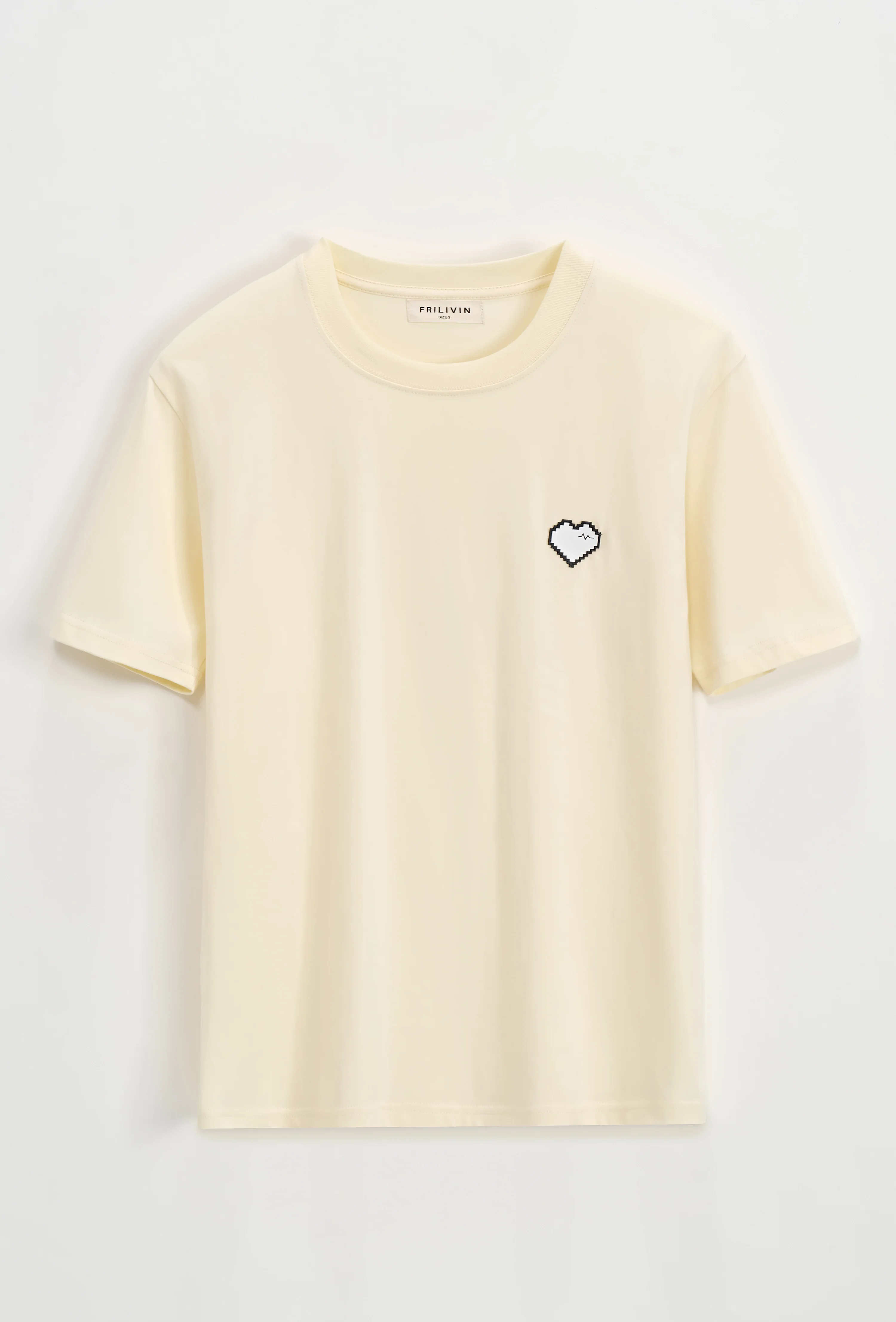 T-shirt uni à coeur - Image 18