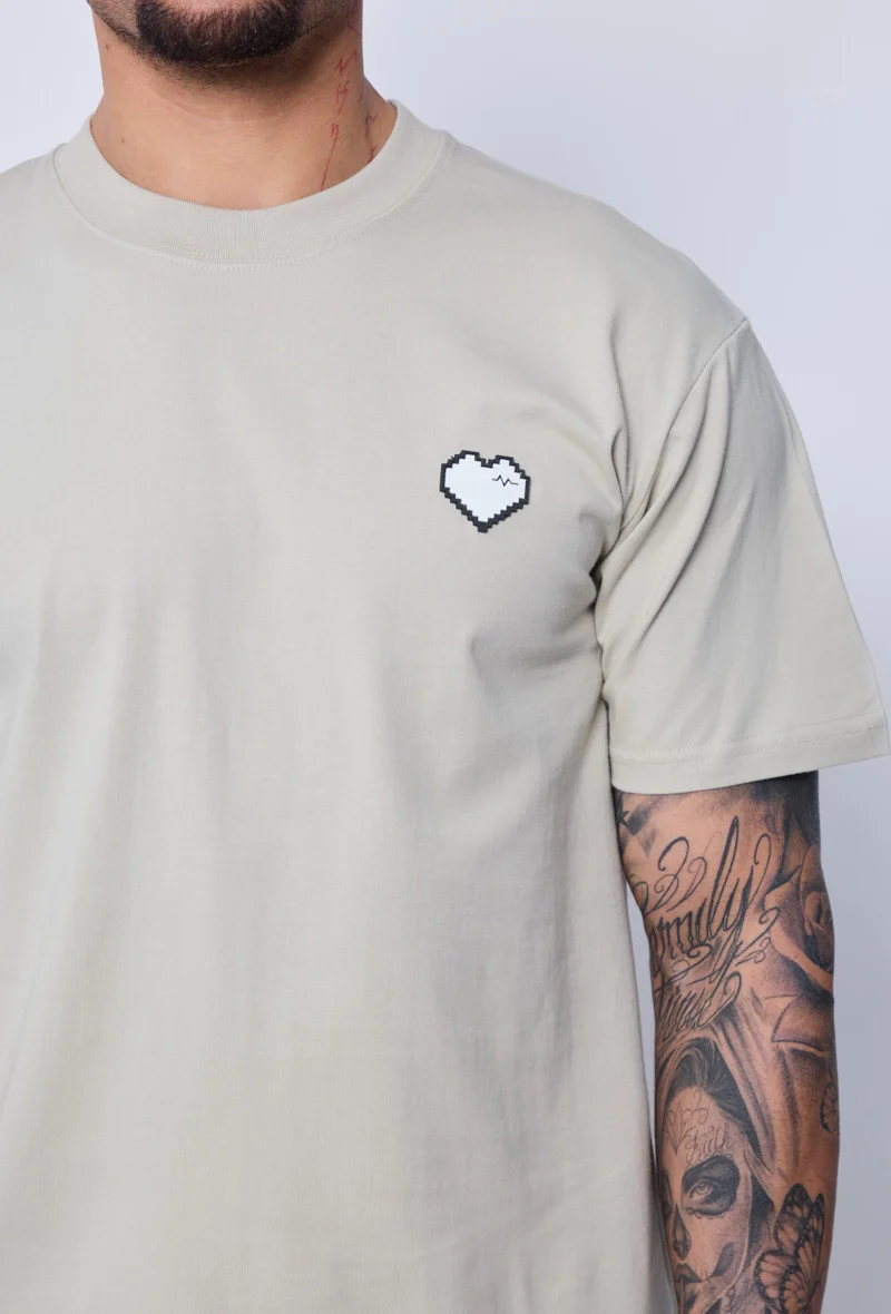 T-shirt uni à coeur - Image 2