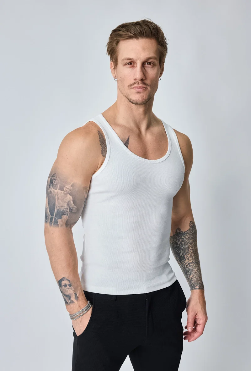 T-shirt uni sans manches - Image 14