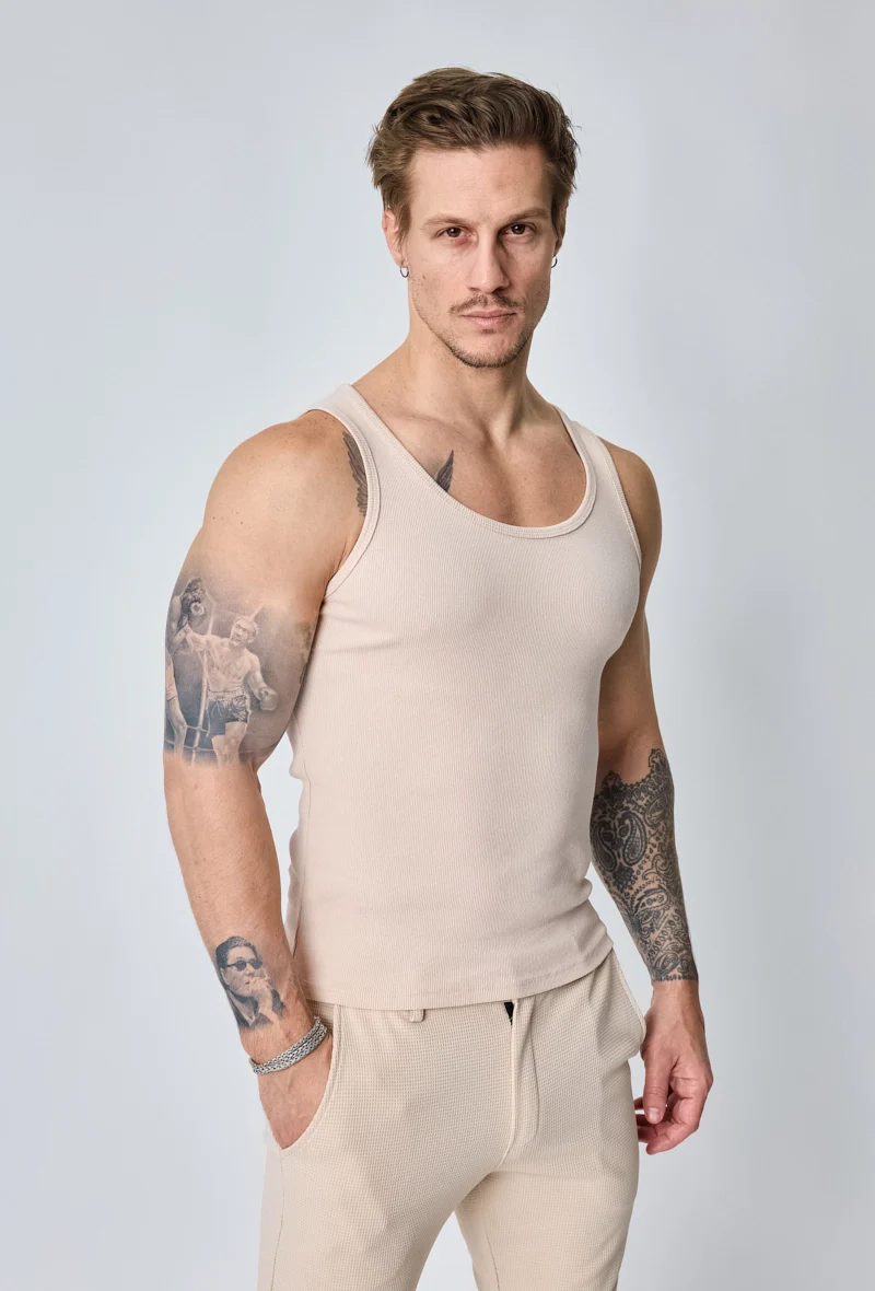 T-shirt uni sans manches - Image 18