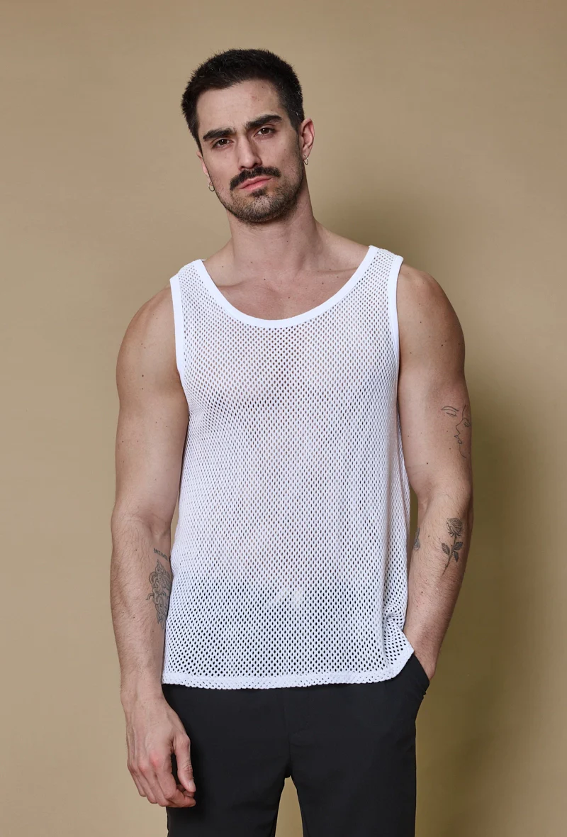 T-shirt uni sans manches trouée courtes - Image 6
