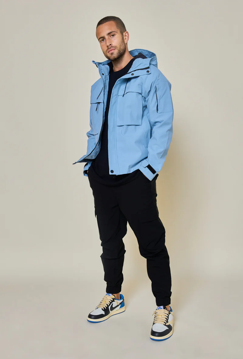Veste courte à capuche réglable avec ficelle - Image 2